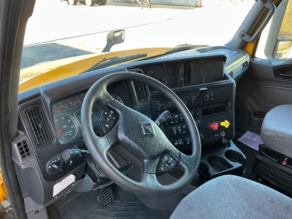 Sleeper Tractor-Heavy Duty Tractors-International-2020-LT625-Waco-TX-573,069\n\t\tmiles-$ 35,000 - Image 10
