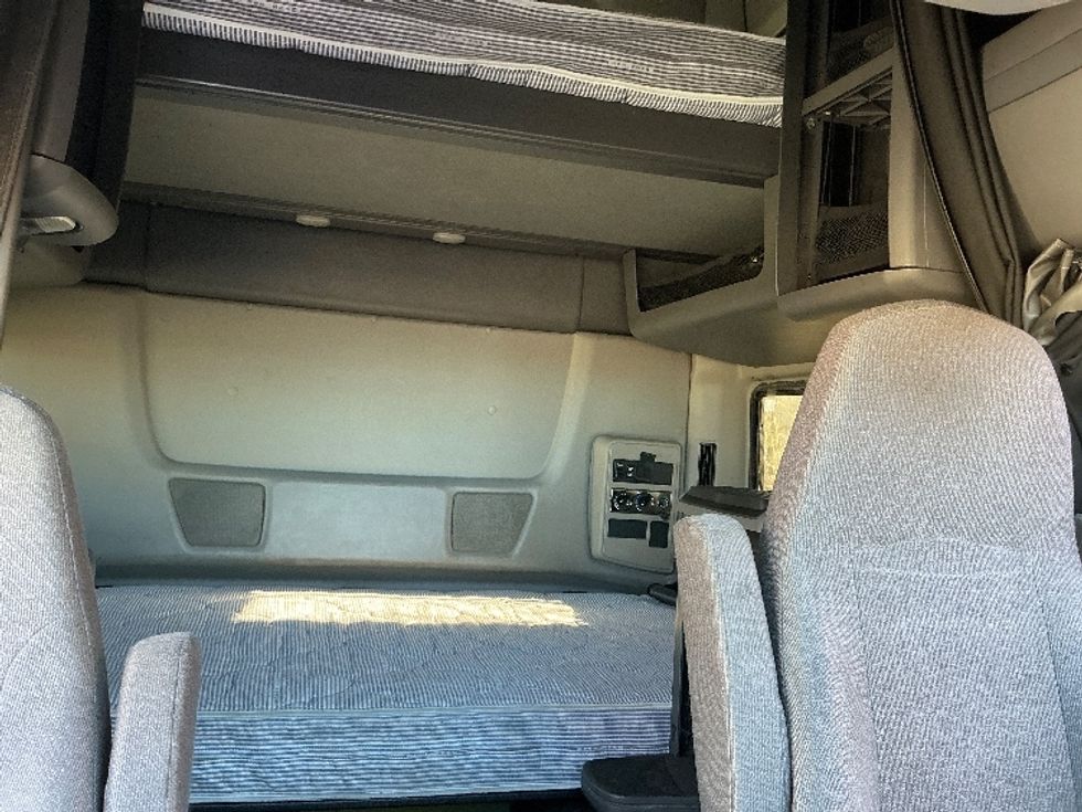 Sleeper Tractor-Heavy Duty Tractors-International-2020-LT625-Waco-TX-573,069\n\t\tmiles-$ 35,000 - Image 16