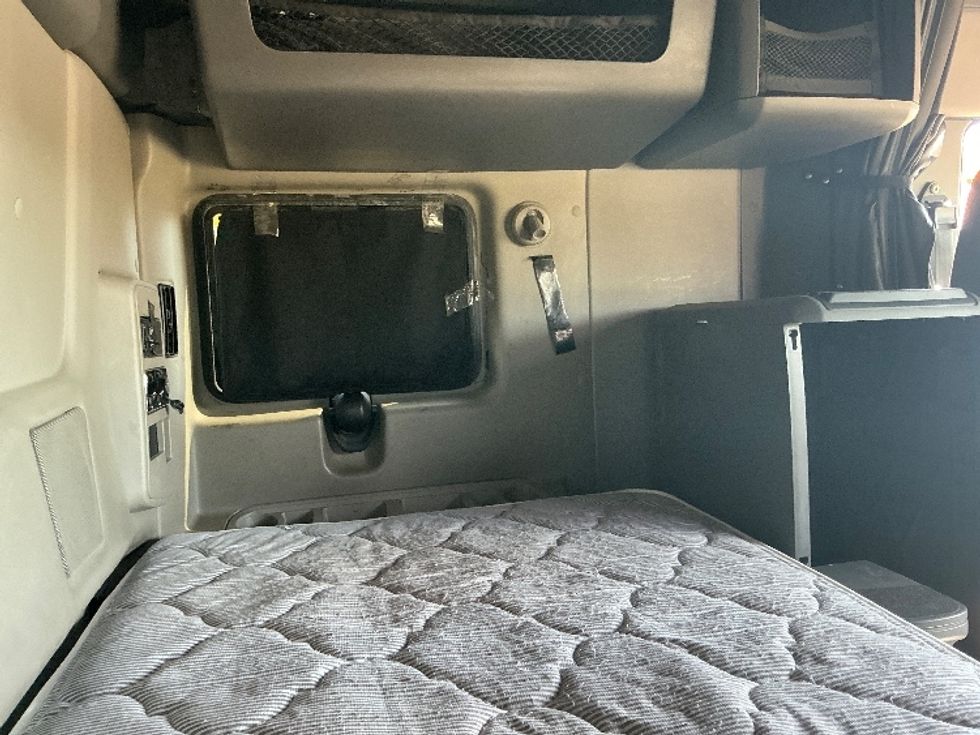 Sleeper Tractor-Heavy Duty Tractors-International-2020-LT625-Waco-TX-573,069\n\t\tmiles-$ 35,000 - Image 18