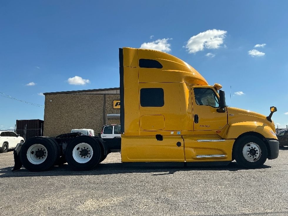 Sleeper Tractor-Heavy Duty Tractors-International-2020-LT625-Waco-TX-573,069\n\t\tmiles-$ 35,000 - Image 8