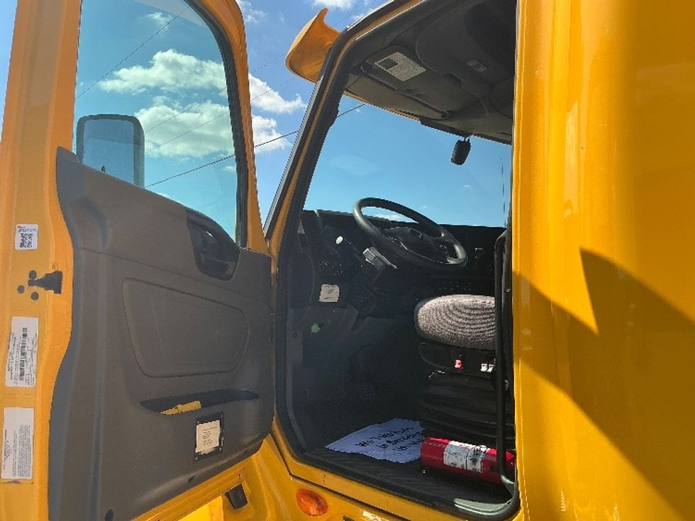 Sleeper Tractor-Heavy Duty Tractors-International-2020-LT625-Waco-TX-573,069\n\t\tmiles-$ 35,000 - Image 9