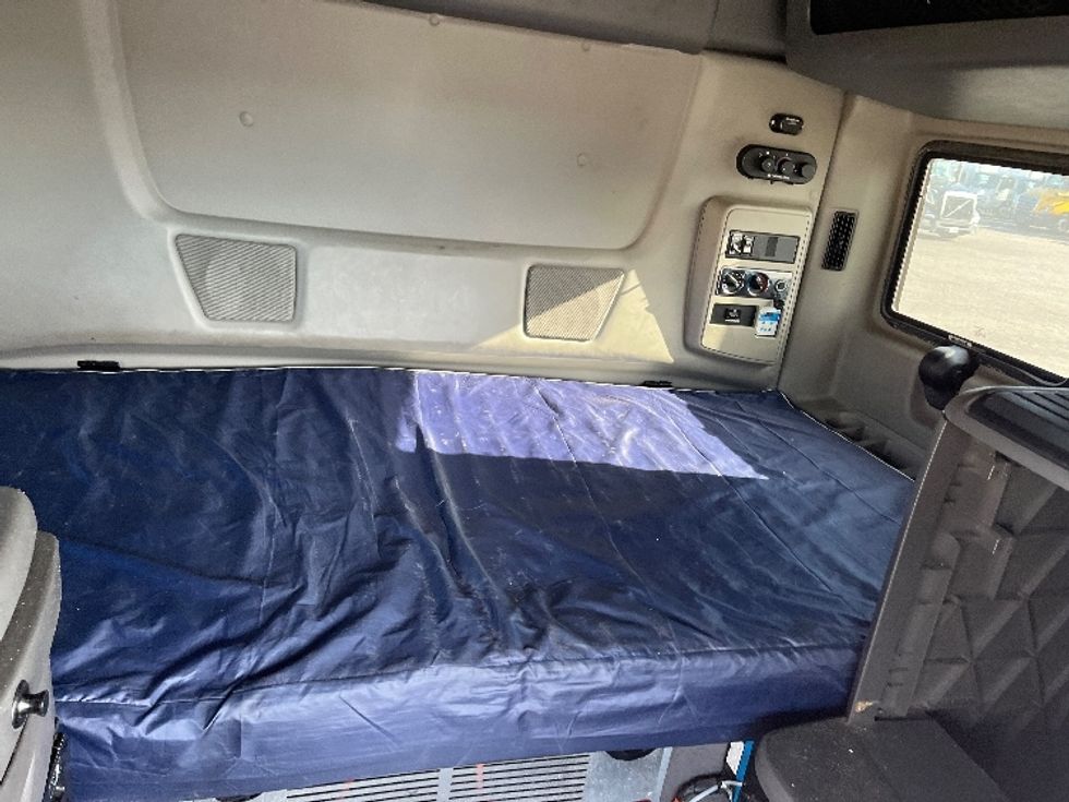 Sleeper Tractor-Heavy Duty Tractors-International-2020-LT625-Warren-MI-426,746\n\t\tmiles-$ 52,750 - Image 16