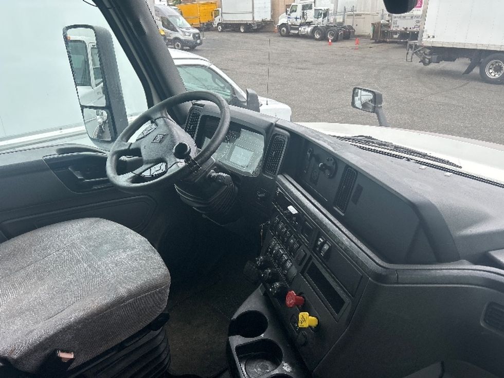 Sleeper Tractor-Heavy Duty Tractors-International-2020-LT625-West Babylon-NY-422,110\n\t\tmiles-$ 54,500 - Image 15