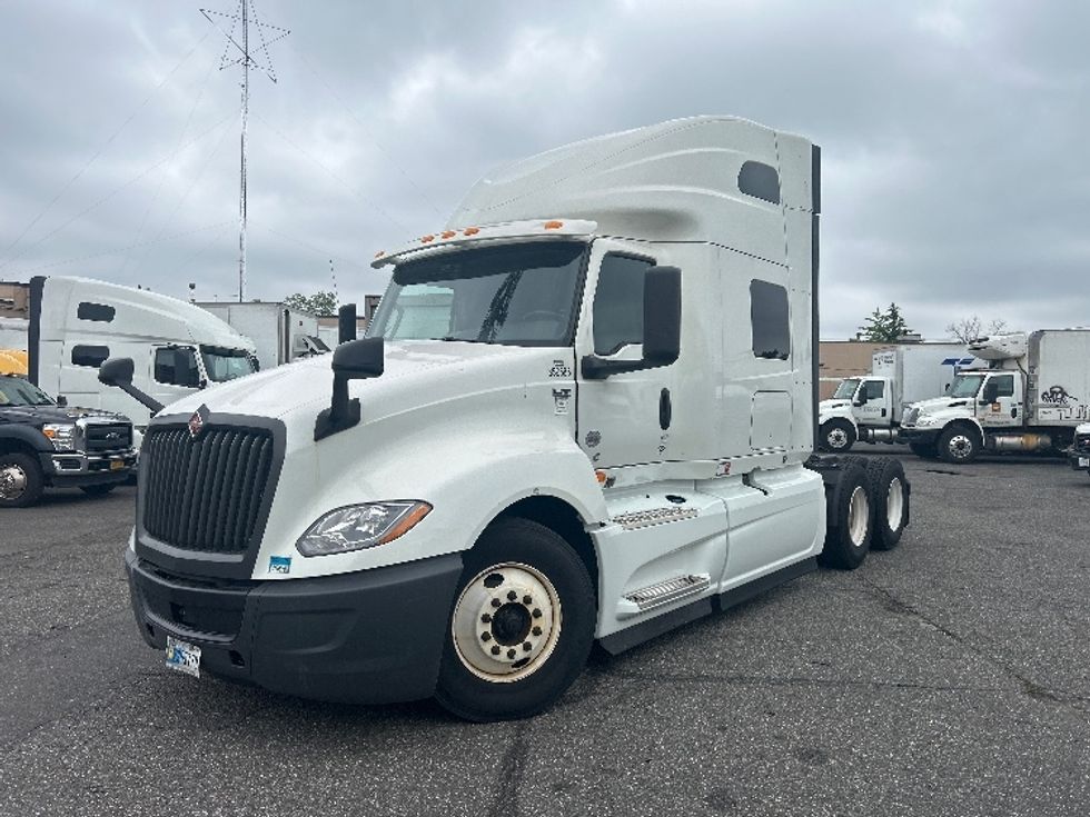 Sleeper Tractor-Heavy Duty Tractors-International-2020-LT625-West Babylon-NY-422,110\n\t\tmiles-$ 54,500 - Image 3