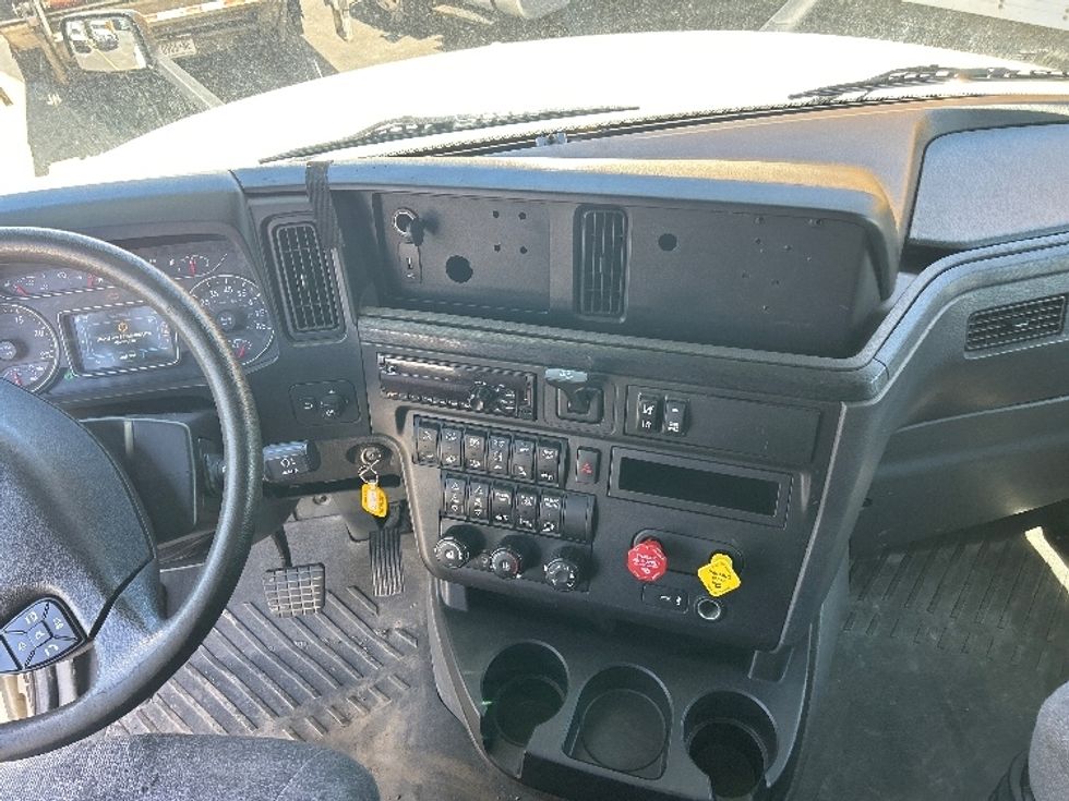 Sleeper Tractor-Heavy Duty Tractors-International-2020-LT625-West Babylon-NY-469,291\n\t\tmiles-$ 51,500 - Image 12
