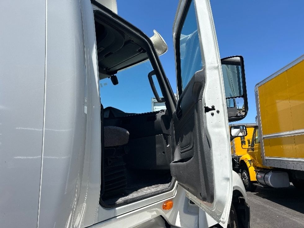 Sleeper Tractor-Heavy Duty Tractors-International-2020-LT625-West Babylon-NY-469,291\n\t\tmiles-$ 51,500 - Image 13