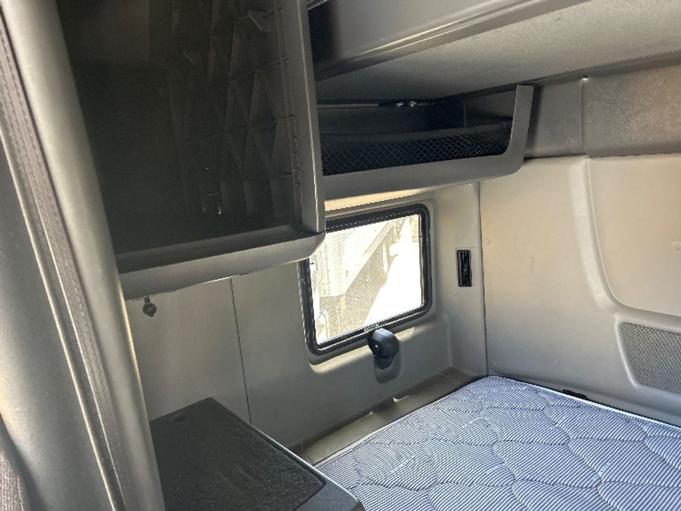 Sleeper Tractor-Heavy Duty Tractors-International-2020-LT625-West Babylon-NY-469,291\n\t\tmiles-$ 51,500 - Image 18