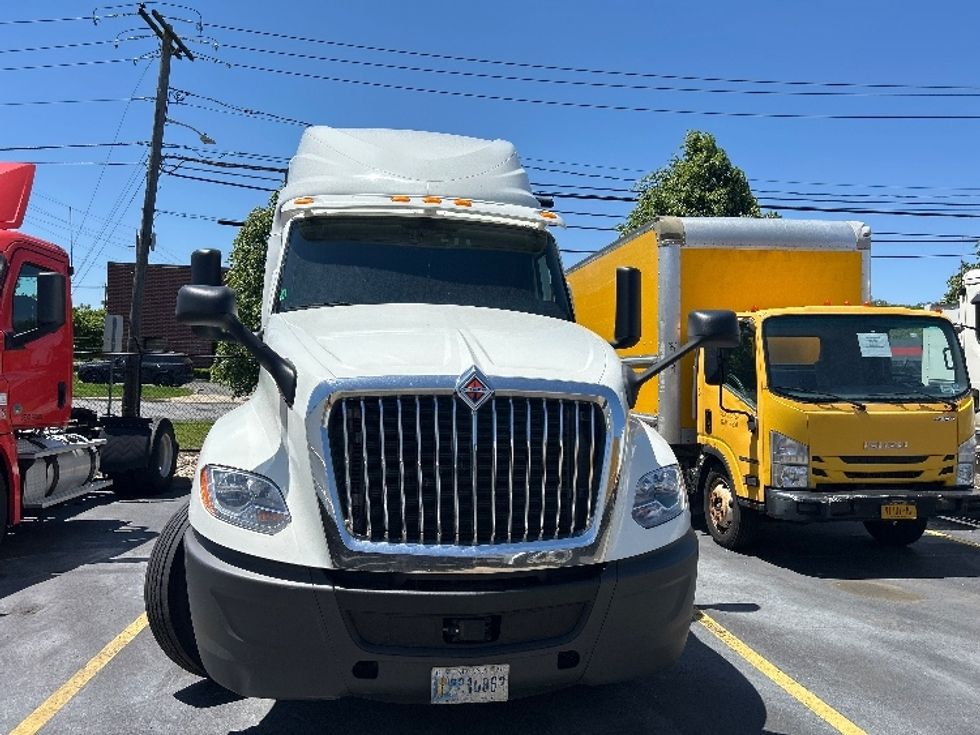 Sleeper Tractor-Heavy Duty Tractors-International-2020-LT625-West Babylon-NY-469,291\n\t\tmiles-$ 51,500 - Image 2