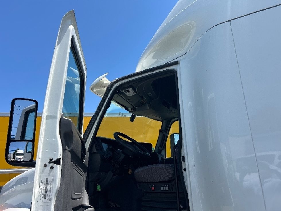 Sleeper Tractor-Heavy Duty Tractors-International-2020-LT625-West Babylon-NY-469,291\n\t\tmiles-$ 51,500 - Image 9