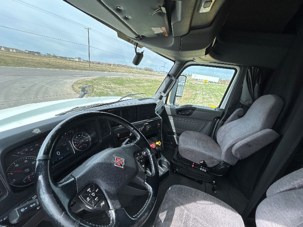 Sleeper Tractor-Heavy Duty Tractors-International-2020-LT625-Wichita-KS-521,584\n\t\tmiles-$ 20,000 - Image 10