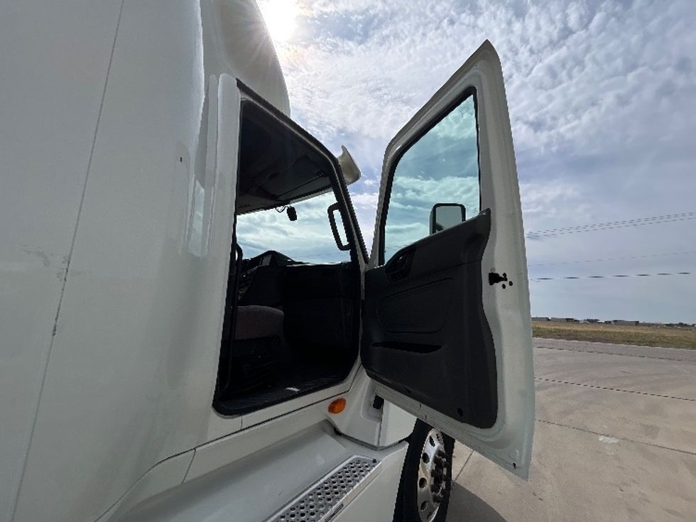 Sleeper Tractor-Heavy Duty Tractors-International-2020-LT625-Wichita-KS-521,584\n\t\tmiles-$ 20,000 - Image 13