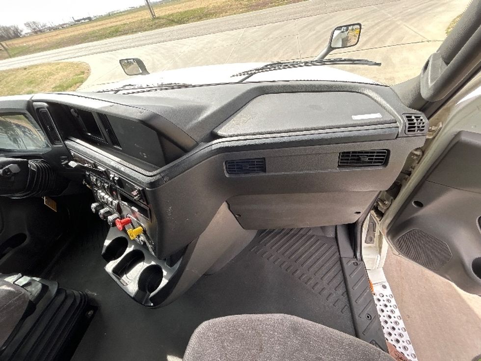 Sleeper Tractor-Heavy Duty Tractors-International-2020-LT625-Wichita-KS-521,584\n\t\tmiles-$ 20,000 - Image 14