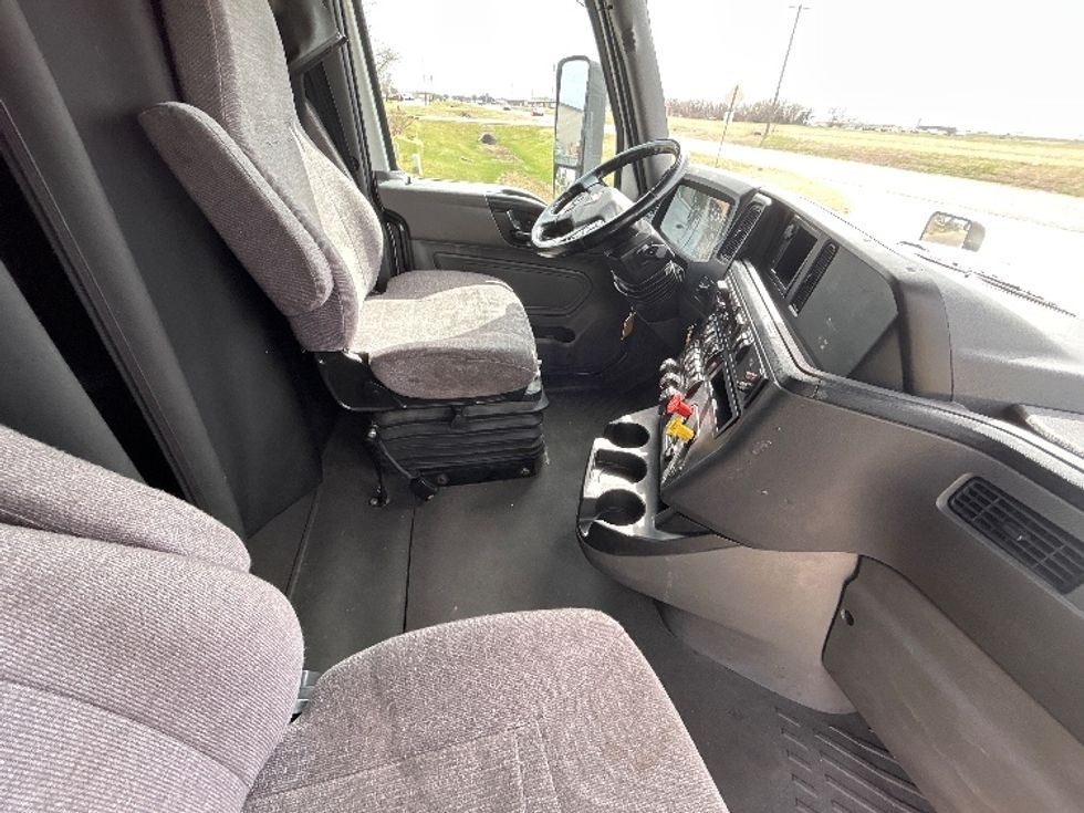 Sleeper Tractor-Heavy Duty Tractors-International-2020-LT625-Wichita-KS-521,584\n\t\tmiles-$ 20,000 - Image 15