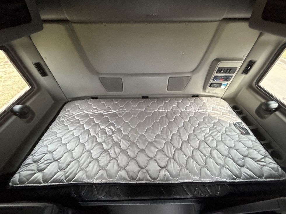 Sleeper Tractor-Heavy Duty Tractors-International-2020-LT625-Wichita-KS-521,584\n\t\tmiles-$ 20,000 - Image 17