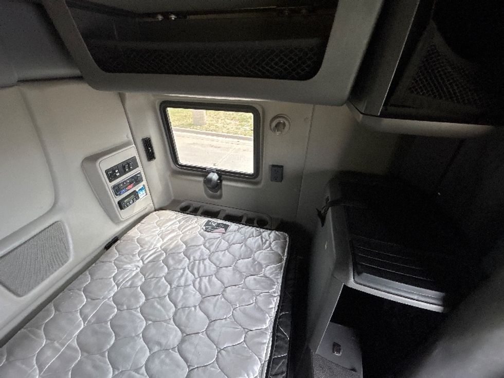 Sleeper Tractor-Heavy Duty Tractors-International-2020-LT625-Wichita-KS-521,584\n\t\tmiles-$ 20,000 - Image 18