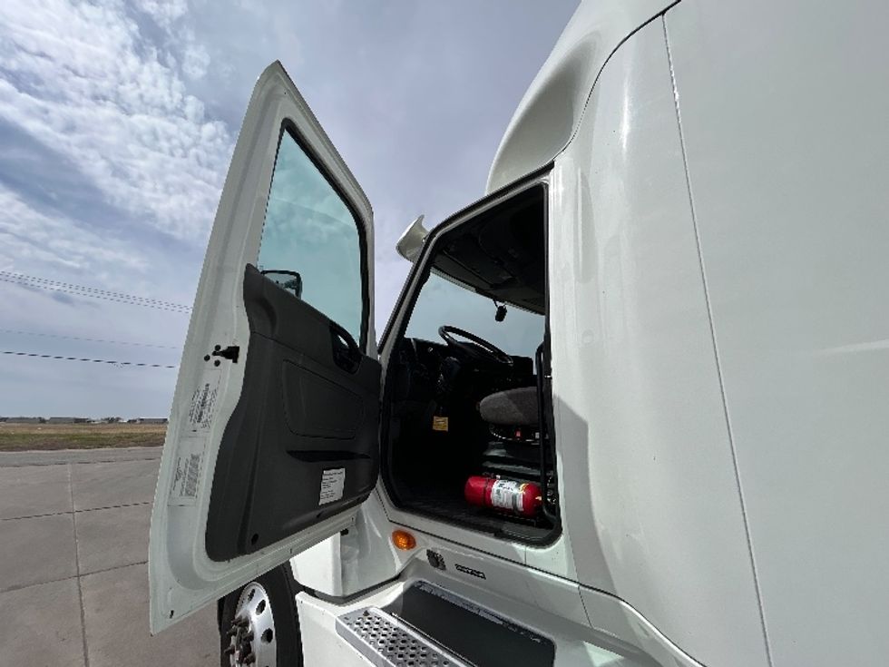 Sleeper Tractor-Heavy Duty Tractors-International-2020-LT625-Wichita-KS-521,584\n\t\tmiles-$ 20,000 - Image 9