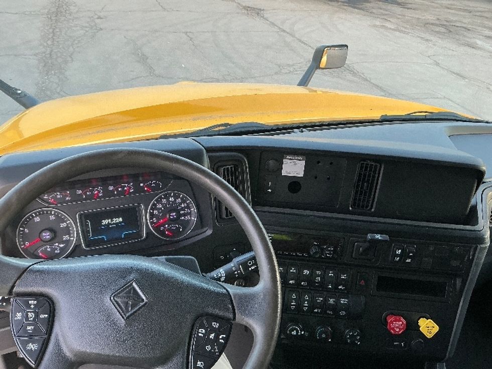 Sleeper Tractor-Heavy Duty Tractors-International-2020-LT625-Wilkes Barre-PA-391,244\n\t\tmiles-$ 55,250 - Image 11