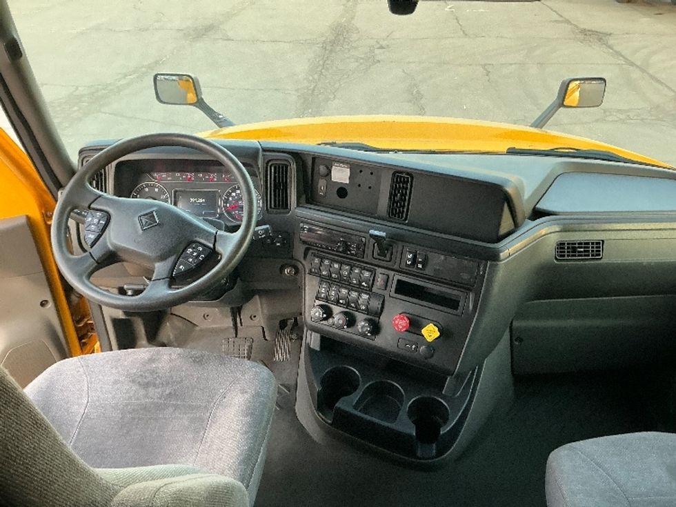 Sleeper Tractor-Heavy Duty Tractors-International-2020-LT625-Wilkes Barre-PA-391,244\n\t\tmiles-$ 55,250 - Image 12