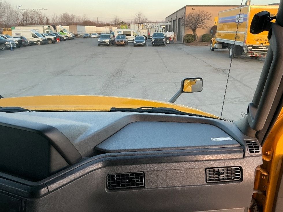 Sleeper Tractor-Heavy Duty Tractors-International-2020-LT625-Wilkes Barre-PA-391,244\n\t\tmiles-$ 55,250 - Image 14