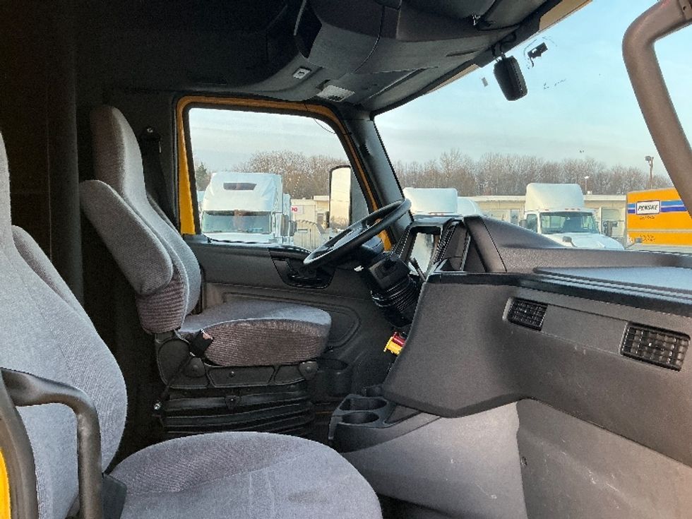 Sleeper Tractor-Heavy Duty Tractors-International-2020-LT625-Wilkes Barre-PA-391,244\n\t\tmiles-$ 55,250 - Image 15