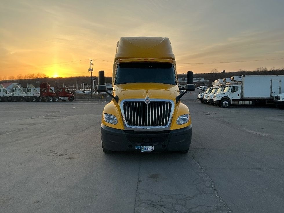Sleeper Tractor-Heavy Duty Tractors-International-2020-LT625-Wilkes Barre-PA-391,244\n\t\tmiles-$ 55,250 - Image 2