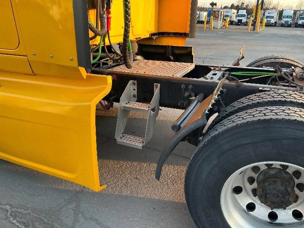 Sleeper Tractor-Heavy Duty Tractors-International-2020-LT625-Wilkes Barre-PA-391,244\n\t\tmiles-$ 55,250 - Image 22