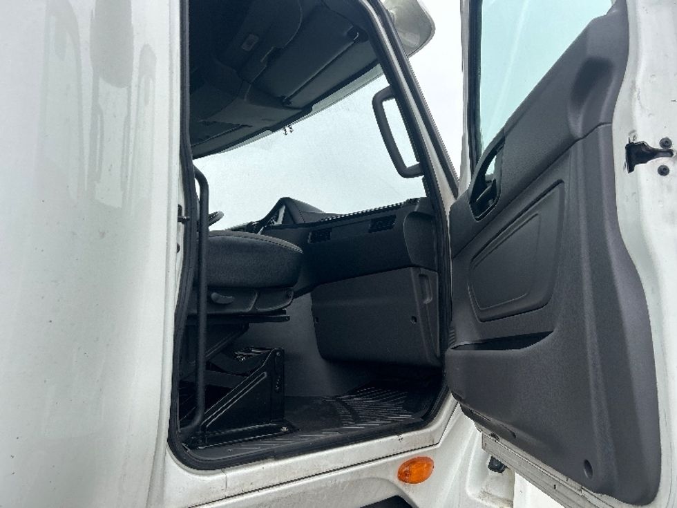 Sleeper Tractor-Heavy Duty Tractors-International-2020-LT625-Windsor-WI-595,369\n\t\tmiles-$ 30,000 - Image 13