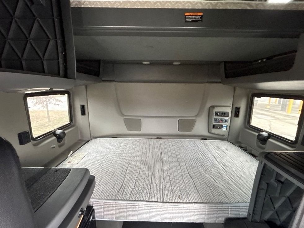 Sleeper Tractor-Heavy Duty Tractors-International-2020-LT625-Windsor-WI-595,369\n\t\tmiles-$ 30,000 - Image 16