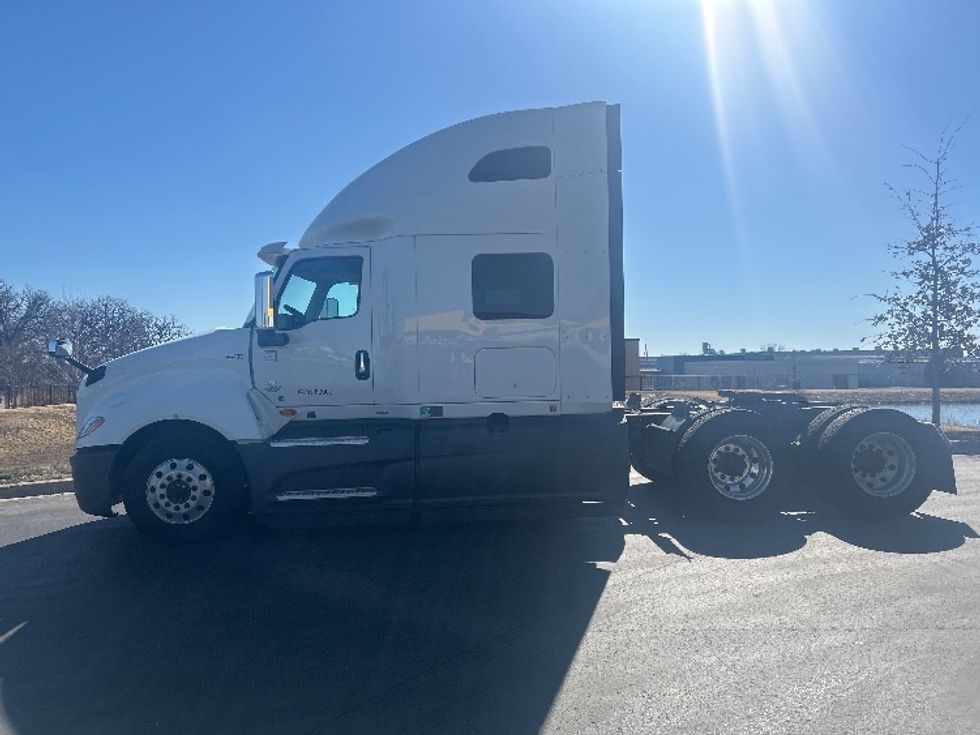 Sleeper Tractor-Heavy Duty Tractors-International-2020-LT625-Windsor-WI-595,369\n\t\tmiles-$ 30,000 - Image 4