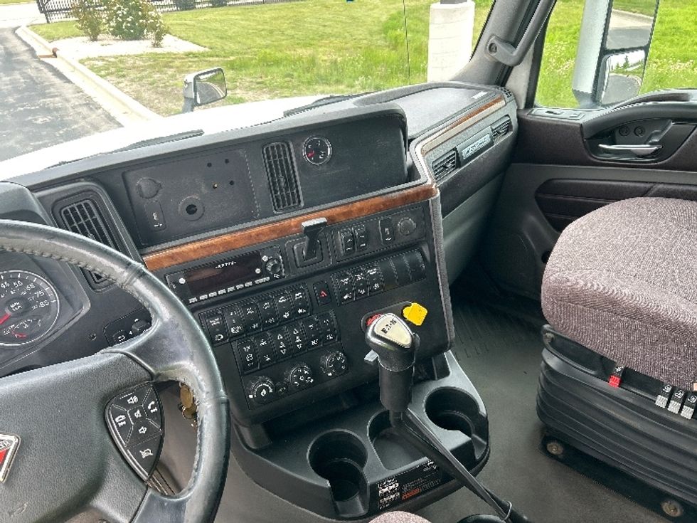 Sleeper Tractor-Heavy Duty Tractors-International-2020-LT625-Windsor-WI-691,707\n\t\tmiles-$ 32,750 - Image 12