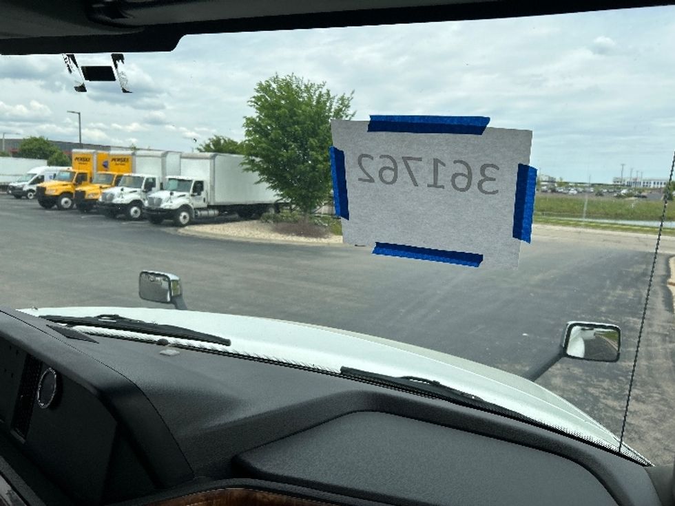 Sleeper Tractor-Heavy Duty Tractors-International-2020-LT625-Windsor-WI-691,707\n\t\tmiles-$ 32,750 - Image 14