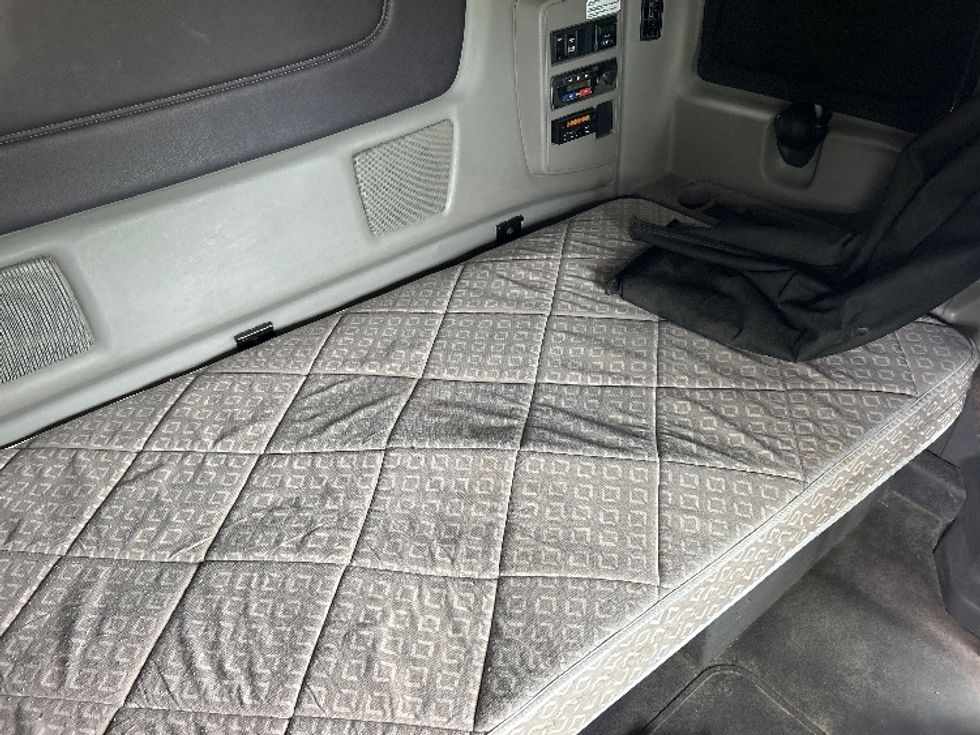 Sleeper Tractor-Heavy Duty Tractors-International-2020-LT625-Windsor-WI-691,707\n\t\tmiles-$ 32,750 - Image 17