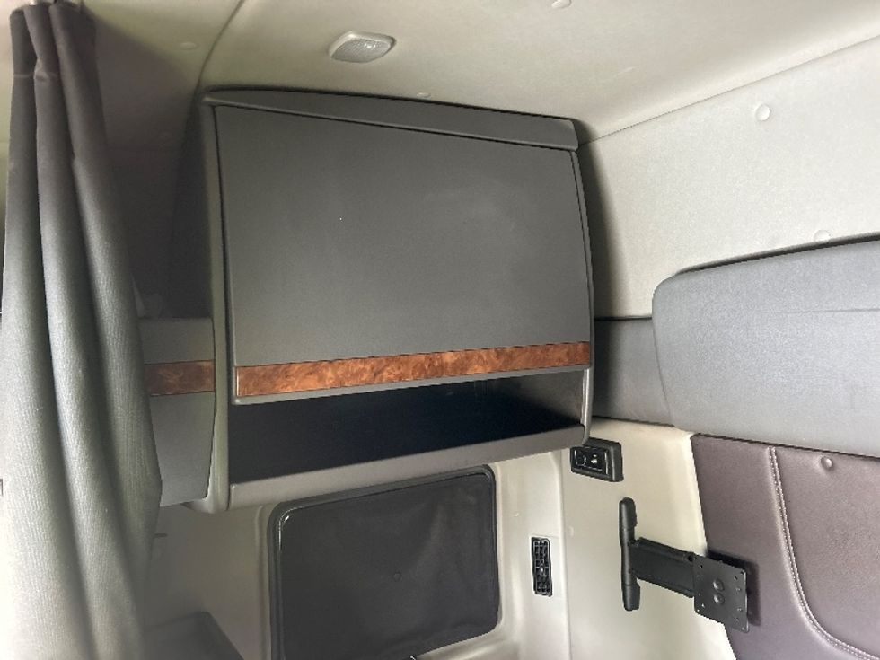 Sleeper Tractor-Heavy Duty Tractors-International-2020-LT625-Windsor-WI-691,707\n\t\tmiles-$ 32,750 - Image 19