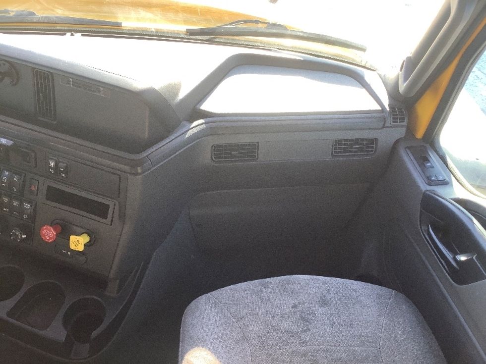 Sleeper Tractor-Heavy Duty Tractors-International-2020-LT625-Winnipeg-MB-701,132\n\t\tkm-$ 57,500 - Image 14