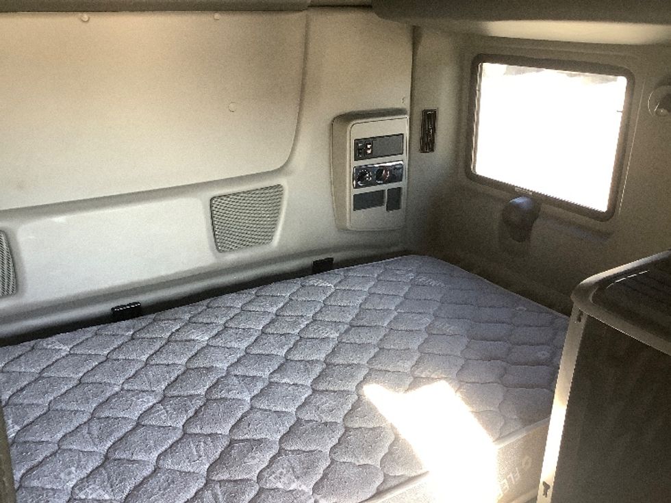 Sleeper Tractor-Heavy Duty Tractors-International-2020-LT625-Winnipeg-MB-701,132\n\t\tkm-$ 57,500 - Image 17