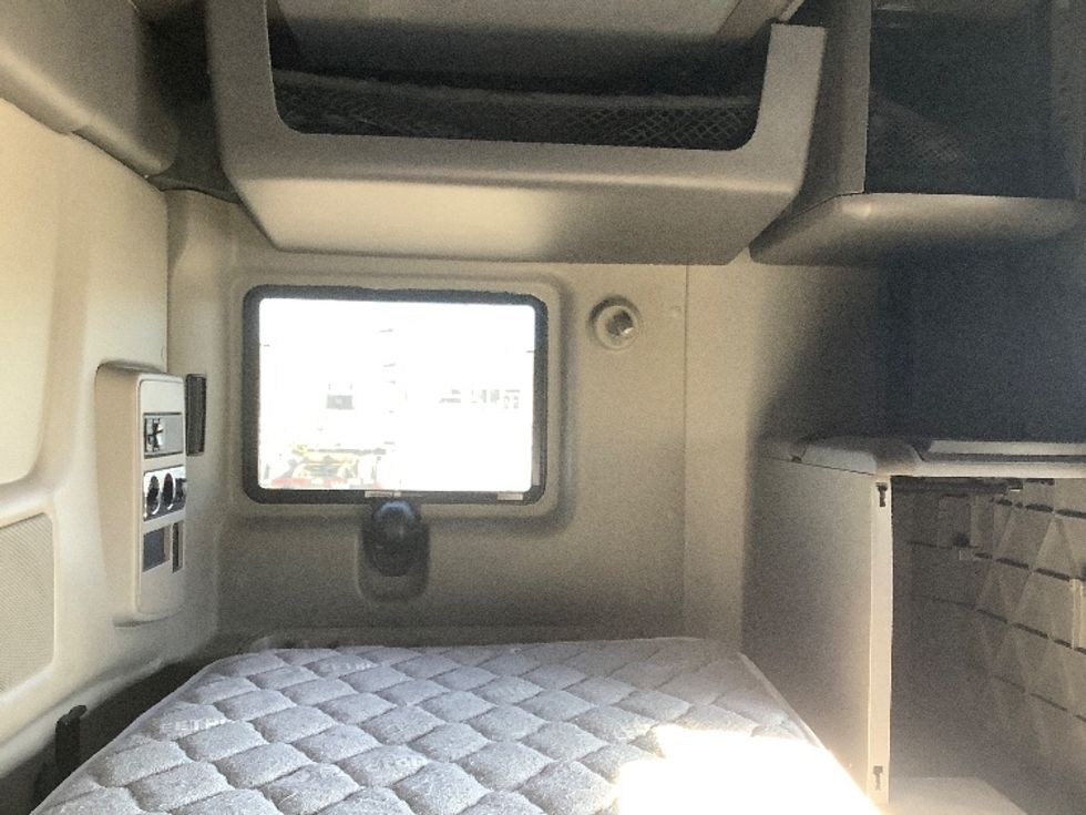 Sleeper Tractor-Heavy Duty Tractors-International-2020-LT625-Winnipeg-MB-701,132\n\t\tkm-$ 57,500 - Image 18