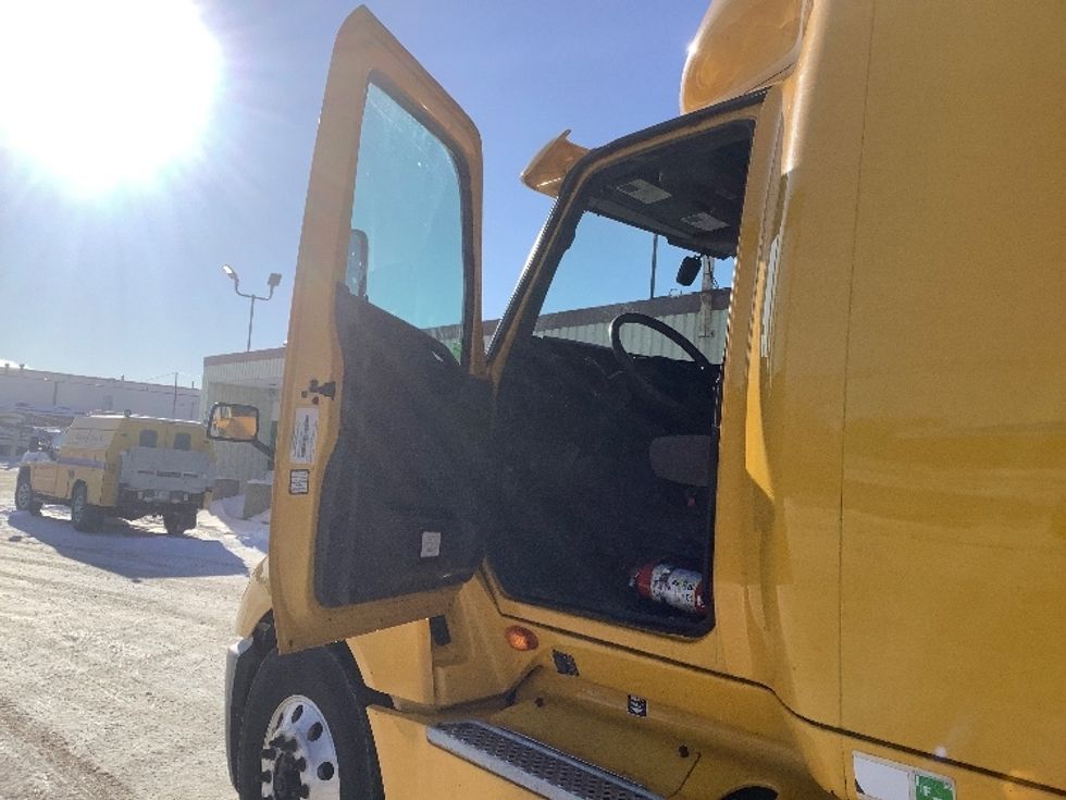 Sleeper Tractor-Heavy Duty Tractors-International-2020-LT625-Winnipeg-MB-701,132\n\t\tkm-$ 57,500 - Image 9