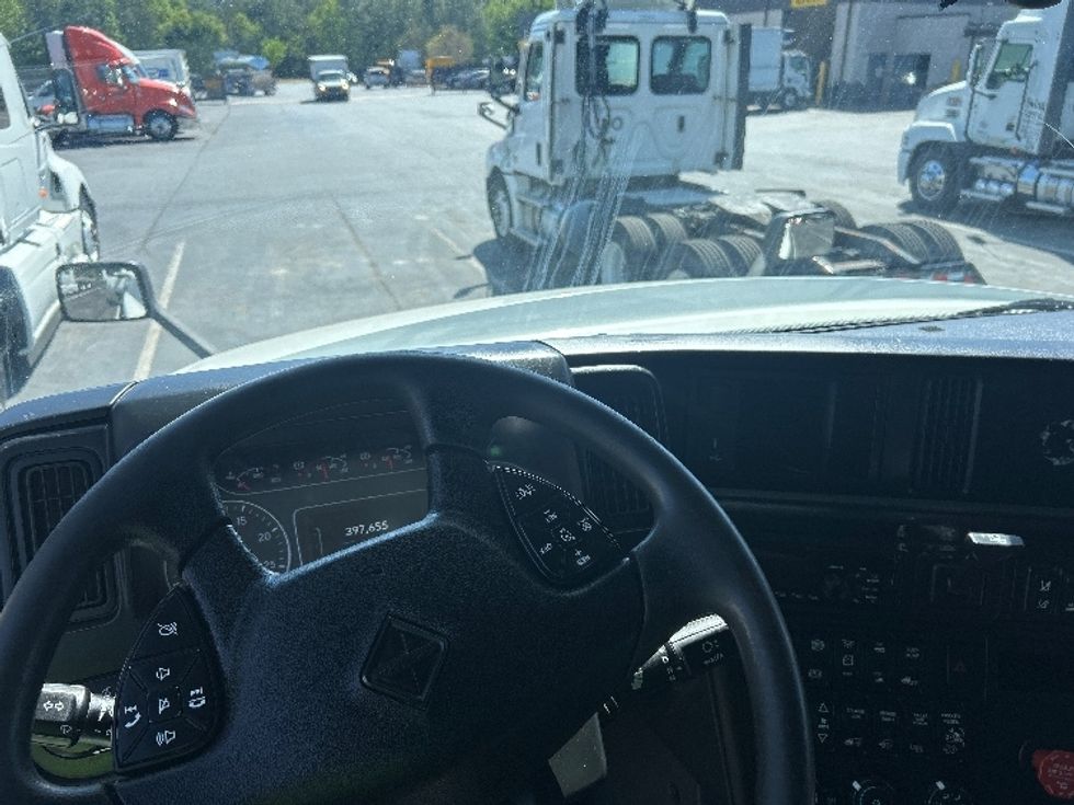 Sleeper Tractor-Heavy Duty Tractors-International-2020-LT625-Winston Salem-NC-397,658\n\t\tmiles-$ 52,000 - Image 11