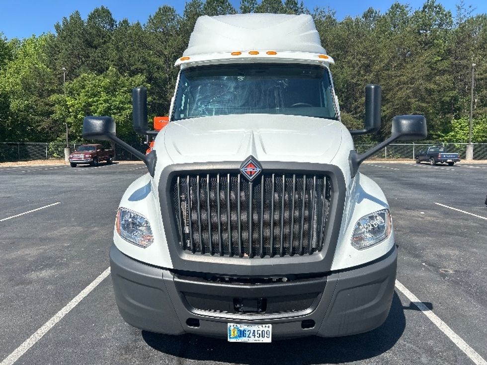 Sleeper Tractor-Heavy Duty Tractors-International-2020-LT625-Winston Salem-NC-397,658\n\t\tmiles-$ 52,000 - Image 2