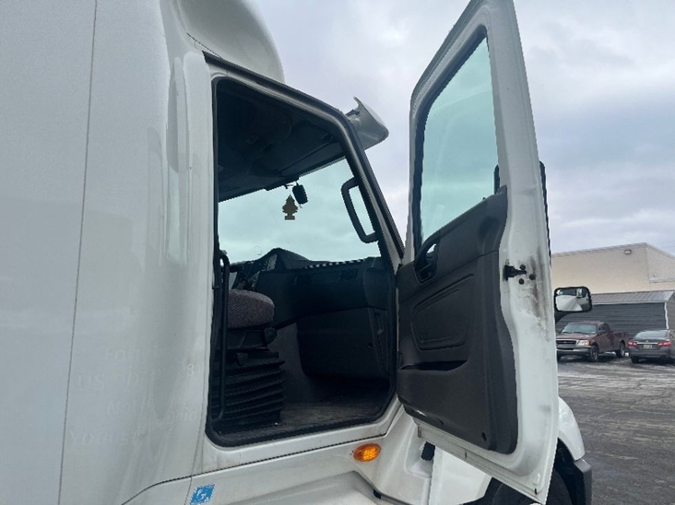 Sleeper Tractor-Heavy Duty Tractors-International-2020-LT625-Youngstown-OH-89,647\n\t\tmiles-$ 62,250 - Image 13