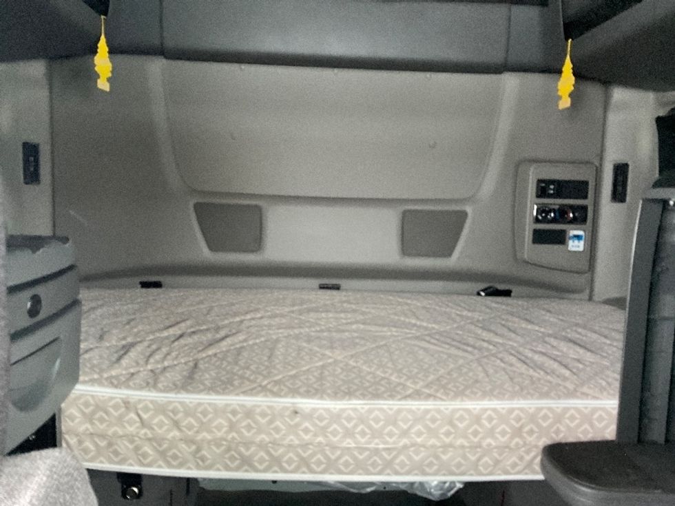 Sleeper Tractor-Heavy Duty Tractors-International-2020-LT625-Youngstown-OH-89,647\n\t\tmiles-$ 62,250 - Image 16