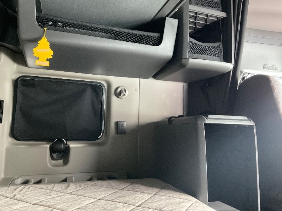 Sleeper Tractor-Heavy Duty Tractors-International-2020-LT625-Youngstown-OH-89,647\n\t\tmiles-$ 62,250 - Image 18