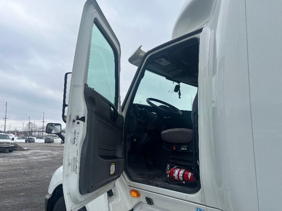 Sleeper Tractor-Heavy Duty Tractors-International-2020-LT625-Youngstown-OH-89,647\n\t\tmiles-$ 62,250 - Image 9