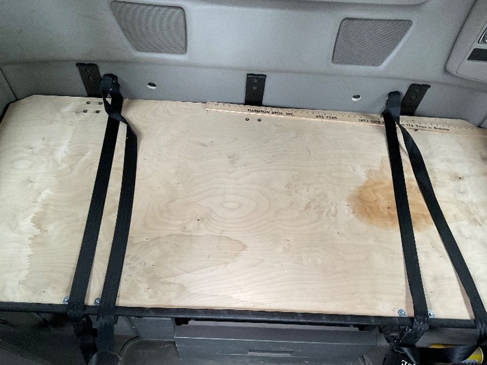 Sleeper Tractor-Heavy Duty Tractors-International-2020-RH613-Fredonia-NY-304,625\n\t\tmiles-$ 41,500 - Image 17