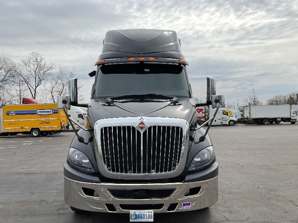 Sleeper Tractor-Heavy Duty Tractors-International-2020-RH613-Fredonia-NY-304,625\n\t\tmiles-$ 41,500 - Image 2