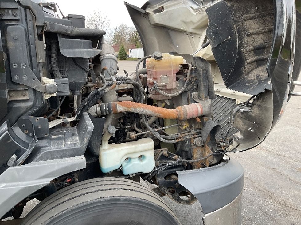 Sleeper Tractor-Heavy Duty Tractors-International-2020-RH613-Fredonia-NY-304,625\n\t\tmiles-$ 41,500 - Image 20