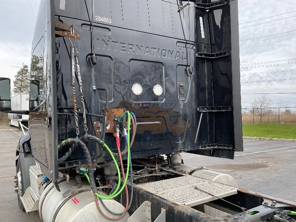 Sleeper Tractor-Heavy Duty Tractors-International-2020-RH613-Fredonia-NY-304,625\n\t\tmiles-$ 41,500 - Image 22