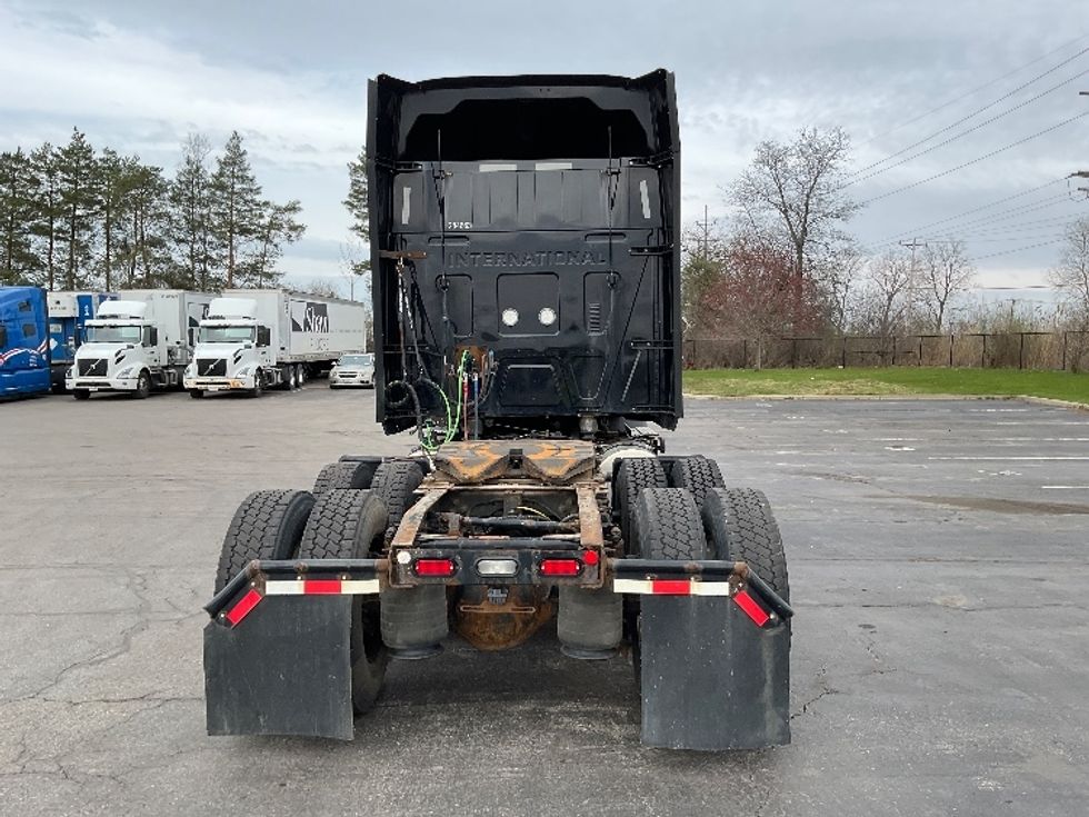 Sleeper Tractor-Heavy Duty Tractors-International-2020-RH613-Fredonia-NY-304,625\n\t\tmiles-$ 41,500 - Image 23