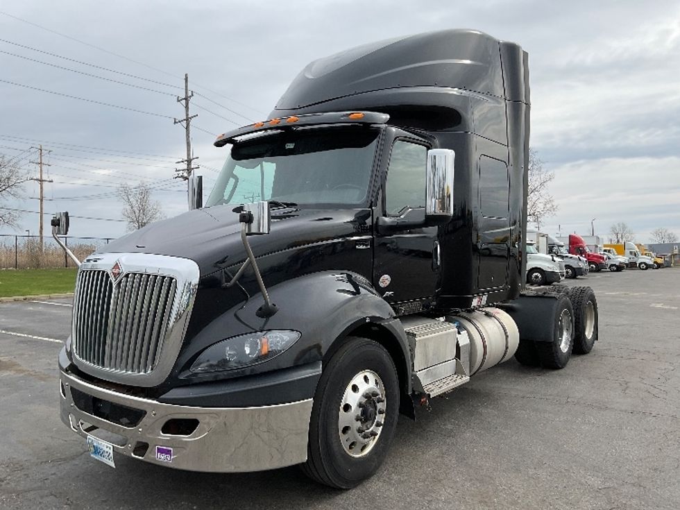 Sleeper Tractor-Heavy Duty Tractors-International-2020-RH613-Fredonia-NY-304,625\n\t\tmiles-$ 41,500 - Image 3