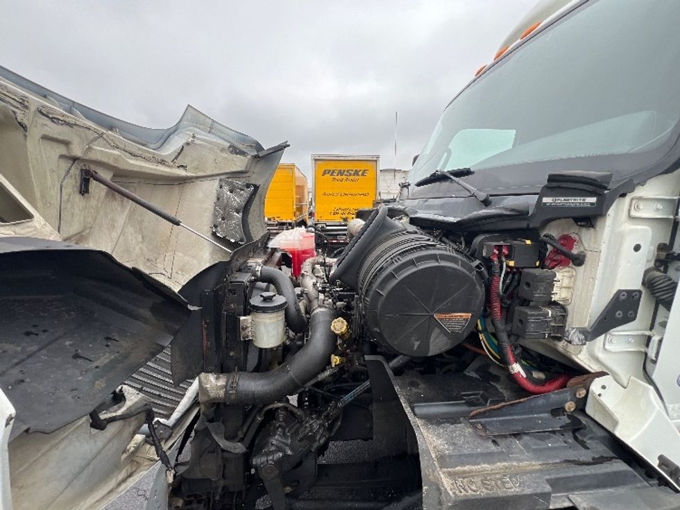 Sleeper Tractor-Heavy Duty Tractors-International-2020-RH613-Jessup-MD-494,359\n\t\tmiles-$ 30,500 - Image 19